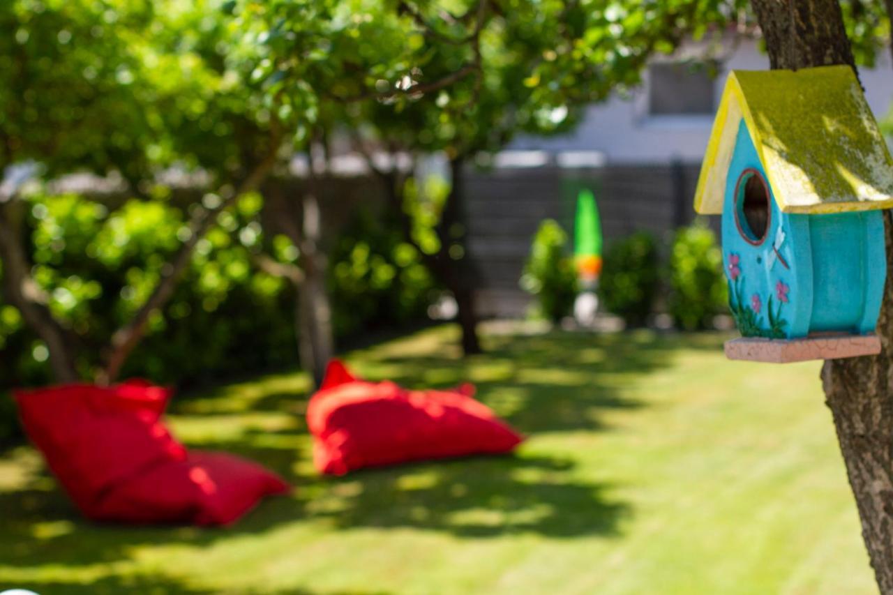 Apartmany Berries Valča エクステリア 写真