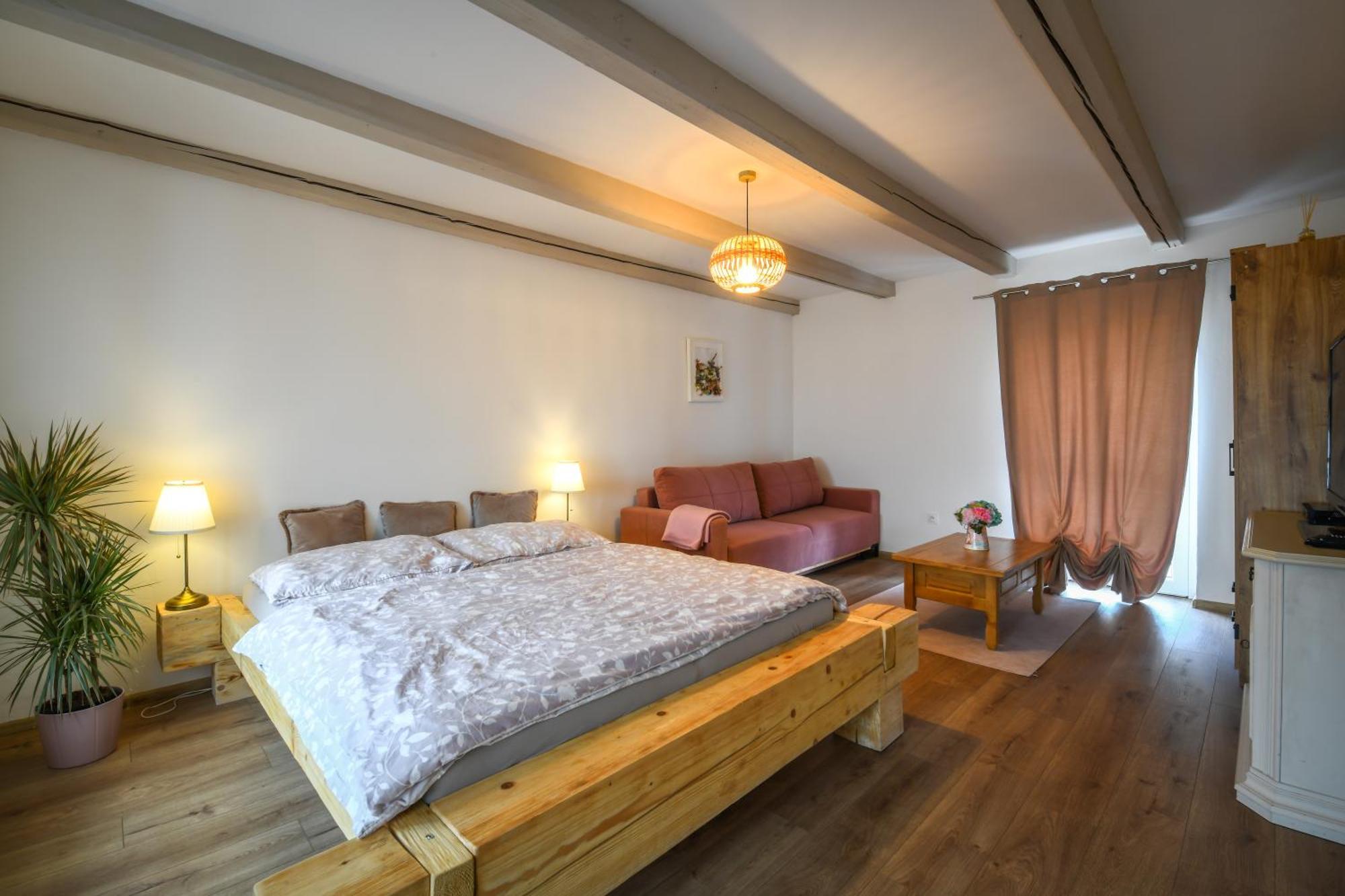 Apartmany Berries Valča エクステリア 写真